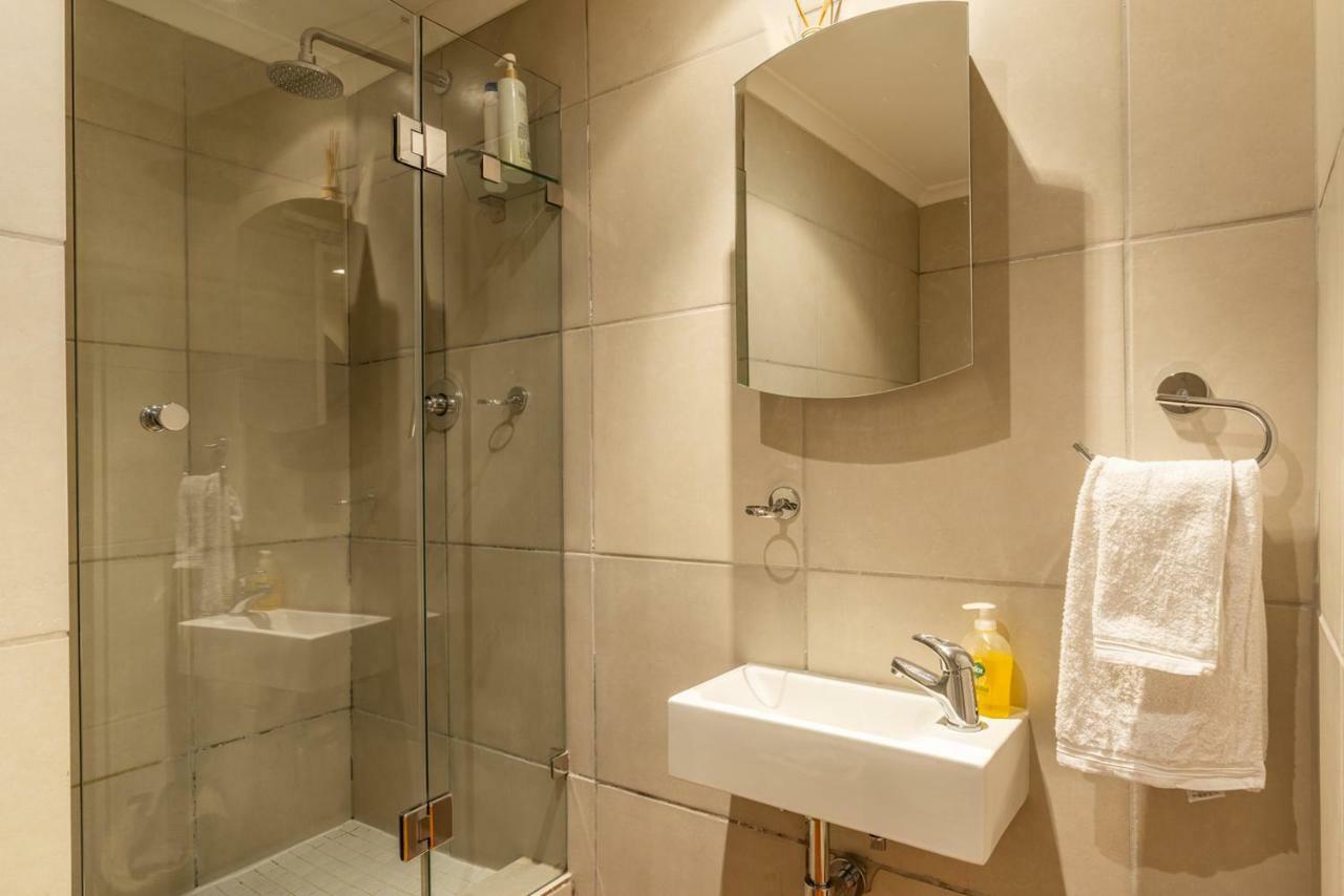 Nyc Style Downtown Duplex Apartment Cape Town Bagian luar foto